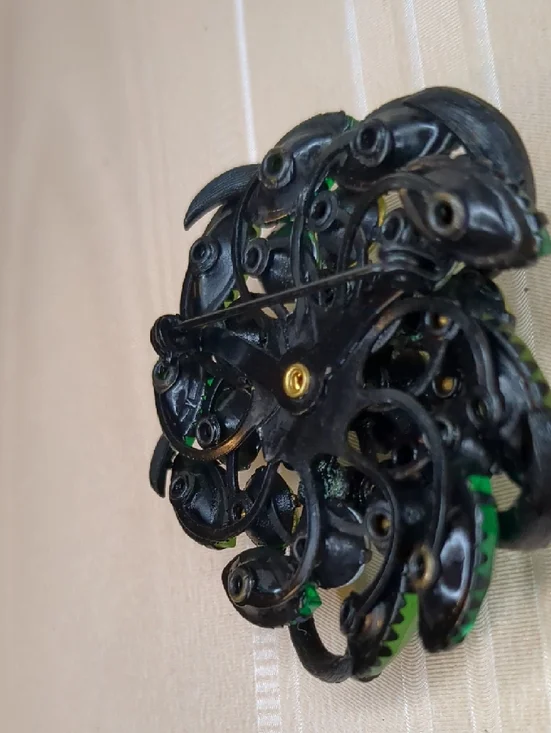 Vintage 1950s Green Crystal Brooch Lime Navettes Japanned Gothic Revival - Picture 6 of 7